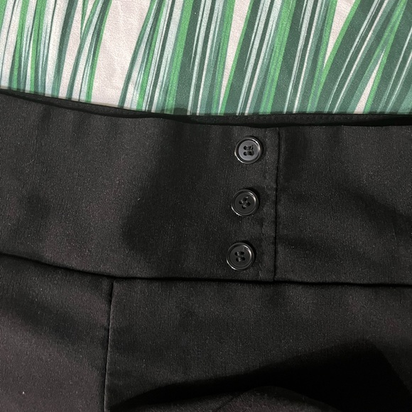 Black dress shorts with buttons and cuffs size medium - Picture 2 of 6